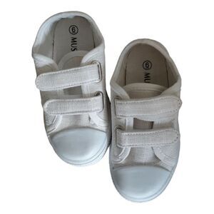 Musshoe White Canvas With Toe Cap Size 6